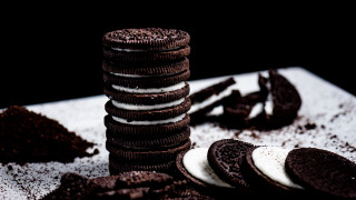 Cookies oreo powdered sugar chocolate - food photography free wallpaper