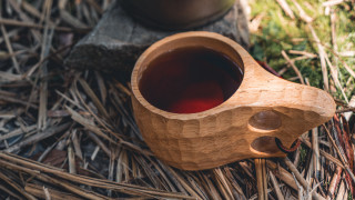 Wooden cup liquid rock grass - an zhengwen free wallpaper