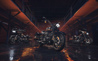 Motorcycles warehouse night lights photorealism - unreal engine 5 free wallpaper