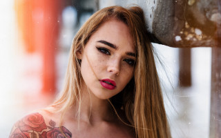 Woman rose tattoo red lips - a red lipstick free wallpaper