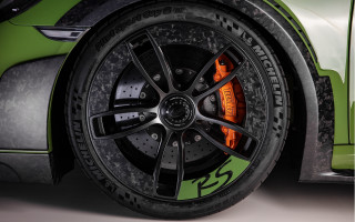 Tire sportscar orange spokes green - rim free wallpaper