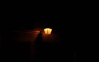 Streetlight dark building night person - brassaï free wallpaper