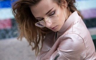 Woman glasses pinkjacket esk fashion - glass free wallpaper