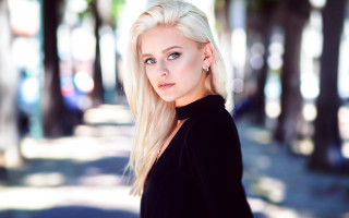 Blonde woman blue eyes black 4 - street free wallpaper
