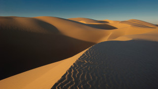 Desert sand dunes blue sky 4 - a few sand free wallpaper