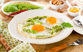 Eggs asparagus coffee spoon food - a plate of food free wallpaper