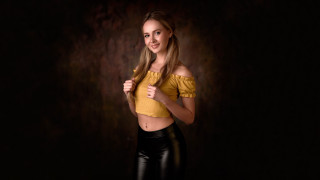 Yellow top claire dalby portrait - her waist free wallpaper