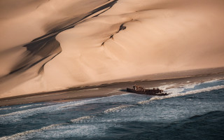 Boat beach sand dune waves - wave free wallpaper
