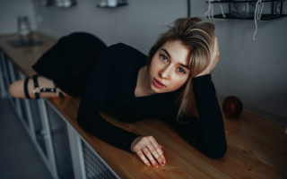 Elina karimova portrait blue eyes 2 - a counter free wallpaper