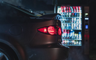 Car vendingmachine night lights anamorphic - excessivism free wallpaper