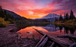 Mountain lake sunset pink clouds - a pink sky free wallpaper for desktop