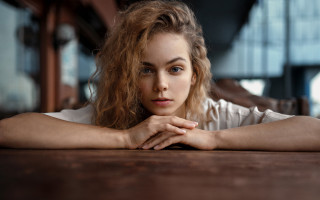 Woman long hair portrait blue - free portrait wallpaper