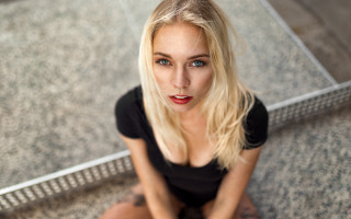Woman blonde blue eyes red 3 - a red lipstick free wallpaper