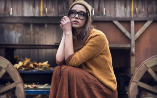 Woman glasses wagon building fashion - anka zhuravleva free wallpaper