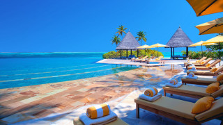Beach resort pool lounge chairs 2 - unreal free wallpaper for desktop