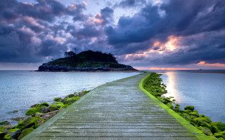 Wooden walkway island ocean cloudy - a wooden walkway free wallpaper