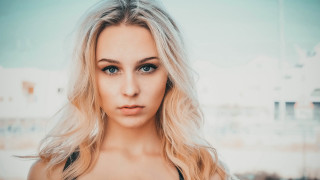 Eszter blonde blue eyed portrait - blue eye free wallpaper for desktop