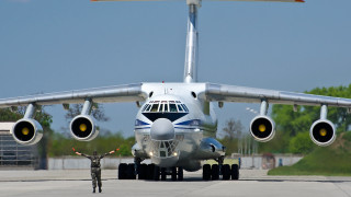 Large jetliner man airport runway - top of an airport runway next free wallpaper