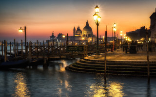 City bridge boats night lights - a few boat free wallpaper