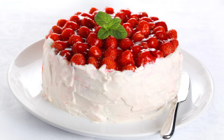 Cake strawberries plate cutlery pastel - a cake free wallpaper