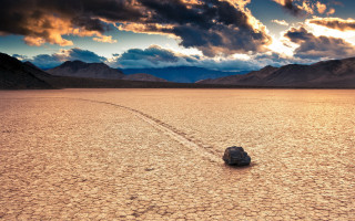 Desert rock trail clouds mountain - the distance free wallpaper