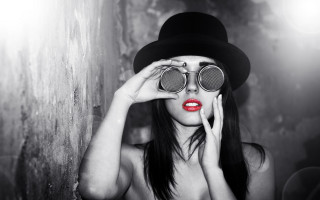 Woman hat glasses binoculars fashion - andrea orcagna free wallpaper