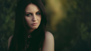 Woman long hair blue eyes 70 - a tree trunk free wallpaper