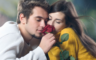 Romantic kiss rose couple blackhair - romantic free wallpaper