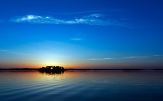 Sunset lake trees clouds sky 5 - a sunset over a lake free wallpaper