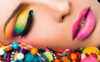 Bright makeup candy neck fauvism - rich vivid color free wallpaper