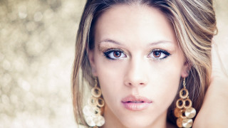 Blue eyes gold earrings tree - gold earring free wallpaper