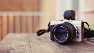 Camera wooden table macro photorealism - photographic free wallpaper