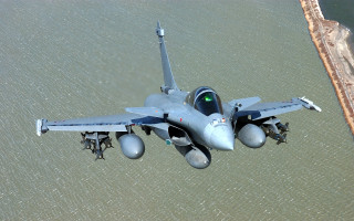 Fighter jet over water precisionism - the bottom of the jet free wallpaper