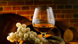 Wine glass grapes barrel wine - a barrel free wallpaper