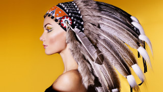 Woman headdress feathers yellow background - art deco free wallpaper