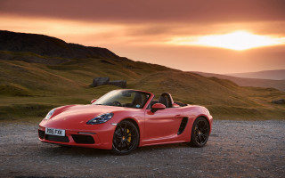 Red sports car mountain sunset 5 - the sun setting behind free wallpaper for desktop