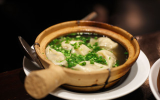 Soup dumplings greenonions plate spoon - an zhengwen free wallpaper