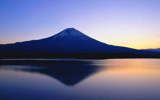 Mountain lake reflection sunset matte - a reflection of the mountain free wallpaper