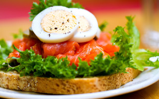 Plate sandwich eggs salmon table - delaunay free wallpaper