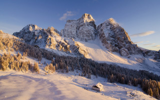 Snowy mountain cabin trees blue - coppo di marcovaldo free wallpaper
