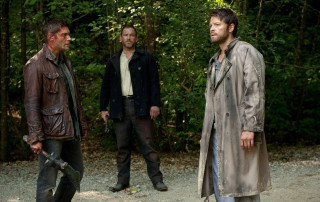 Three men forest knife hammer - dean roger free wallpaper