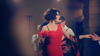 Red dress dancing man suit - a man in a suit and tie free wallpaper