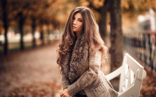 Esztter mattioni park autumn portrait - a character portrait free wallpaper
