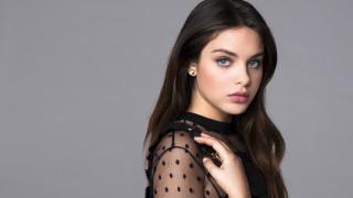 Annabel kidston black dress gold - piercing free wallpaper