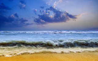 Beach waves cloudy sky saturated - wave free wallpaper