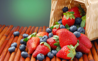 Basket strawberries blueberries table food - delaunay free wallpaper