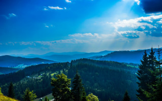 Mountain range trees clouds sunbeams - tree and a sky background free wallpaper