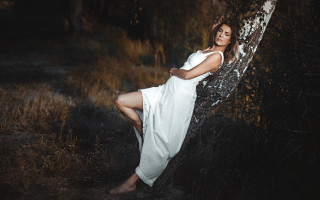 Woman white dress forest night - anna maria barbara abesch free wallpaper