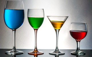 Wine glasses colorful gradient holography - colored free wallpaper