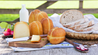 Bread cheeses milk stilllife wooden - still free wallpaper